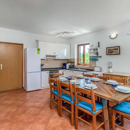 Σπίτι διακοπών 4 Bedroom Gorgeous In Dobrinj