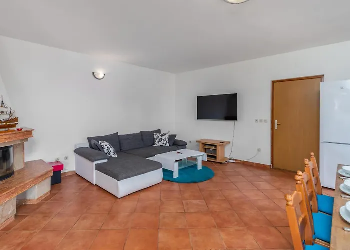 4 Bedroom Gorgeous In בית נופש *