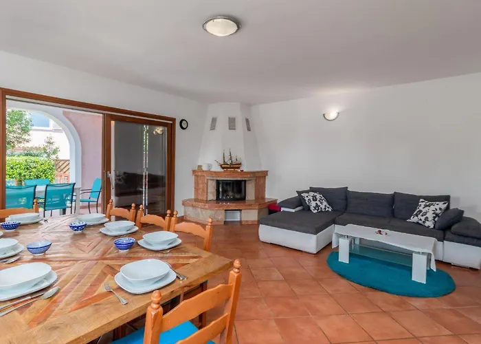 4 Bedroom Gorgeous In בית נופש *