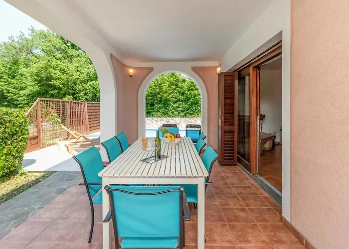 4 Bedroom Gorgeous In *