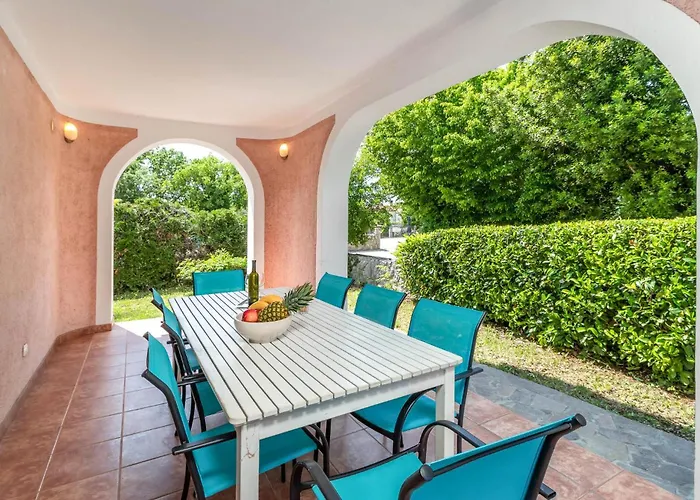 בית נופש 4 Bedroom Gorgeous In