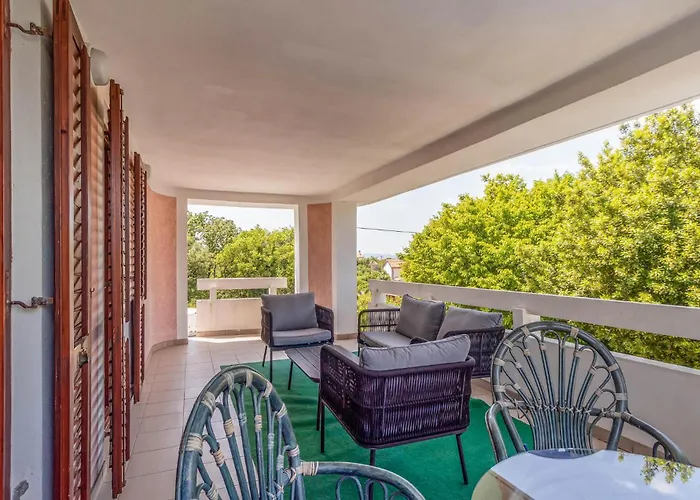 4 Bedroom Gorgeous In *