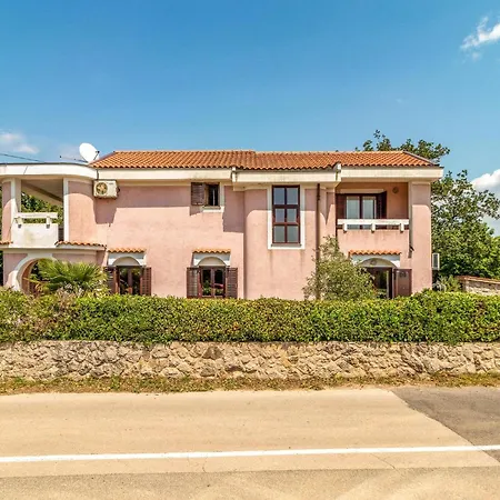 Nyaraló 4 Bedroom Gorgeous In Dobrinj