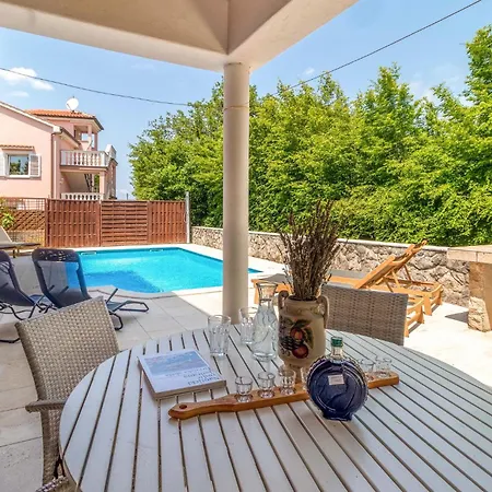 4 Bedroom Gorgeous In Dobrinj