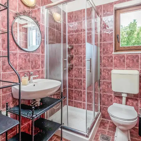 4 Bedroom Gorgeous In Nyaraló