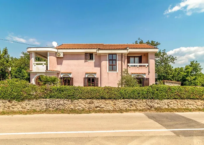 Dom wakacyjny 4 Bedroom Gorgeous In Dobrinj